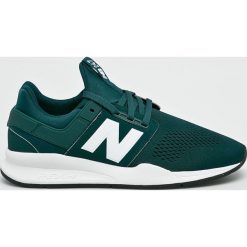 New Balance - Buty MS247EC. Zielone buty sportowe męskie marki New Balance, z materiału, na sznurówki. W wyprzedaży za 319,90 zł.