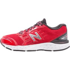 New Balance KJ680PDY Obuwie do biegania Stabilność red. Szare buty sportowe chłopięce marki New Balance, na lato, z materiału. Za 319,00 zł.