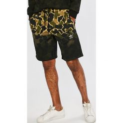 Adidas Originals - Szorty. Szare spodenki sportowe męskie adidas Originals, z bawełny, sportowe. Za 269,90 zł.