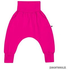 Bawełniane spodnie wiosna/lato - fuksja. Czerwone spodnie chłopięce marki Pakamera, na lato, z bawełny. Za 65,00 zł.