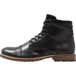Pier One Botki sznurowane black. Czarne botki męskie marki Pier One, z materiału, na sznurówki. Za 379,00 zł.