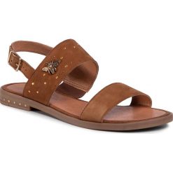 Sandały LASOCKI - WI16-FOXI-14 Camel. Pomarańczowe klapki damskie Lasocki, bez wzorów, ze skóry, bez obcasa, na obcasie. Za 129,99 zł.