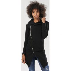 Czarna Bluza Lilesh. Czarne bluzy damskie Born2be, xl, bez wzorów, bez rękawów, bez kaptura. Za 109,99 zł.
