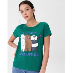 Koszulka z nadrukiem We Bare Bears - Zielony. Zielone koszulki damskie House, s, z nadrukiem, bez kołnierzyka, bez rękawów. Za 39,99 zł.
