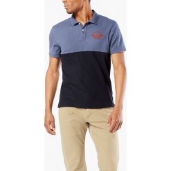 Koszulka polo w kolorze niebiesko-granatowym. Niebieskie koszulki męskie DOCKERS, xl, z haftami, polo, bez rękawów. W wyprzedaży za 99,95 zł.