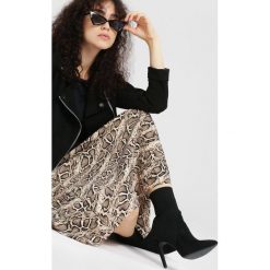 Beżowa Spódnica Be Brave. Brązowe spódniczki damskie marki other, uniwersalny, midi. Za 79,99 zł.