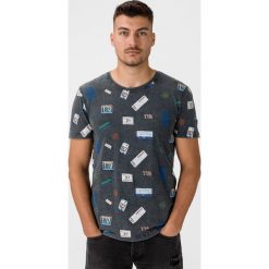 Tom Tailor Denim Koszulka Szary Wielokolorowy. Szare podkoszulki męskie TOM TAILOR DENIM, xxl, z nadrukiem, z bawełny, bez kołnierzyka, krótkie. Za 83,95 zł.