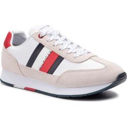 Sneakersy TOMMY HILFIGER - Corporate Leather Flag Runner FM0FM02380 White 100. Białe sneakersy męskie TOMMY HILFIGER, bez zapięcia. W wyprzedaży za 269,00 zł.