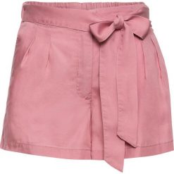 Szorty z lyocellu (Tencel®) bonprix różowy. Różowe spodnie damskie bonprix, z lyocellu. Za 109,99 zł.
