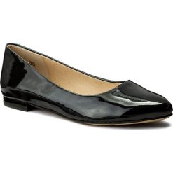 Baleriny CAPRICE - 9-22107-20 Black Patent 018. Czarne baleriny damskie marki Caprice, ze skóry ekologicznej, na płaskiej podeszwie. W wyprzedaży za 179,00 zł.