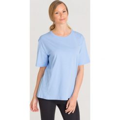 T-SHIRT ICE PLAY. Niebieskie t-shirty damskie s, z nadrukiem, z bawełny, z okrągłym kołnierzem. Za 155,00 zł.