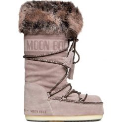 Buty MOON BOOT VELVET. Brązowe śniegowce damskie Moon Boot, z syntetyku, eleganckie, bez zapięcia. W wyprzedaży za 1020,00 zł.