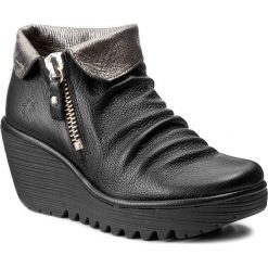 Botki FLY LONDON - Yoxifly P500755004 Blk/Ant.Silver. Czarne buty zimowe damskie Fly London, z materiału, na obcasie. W wyprzedaży za 339,00 zł.