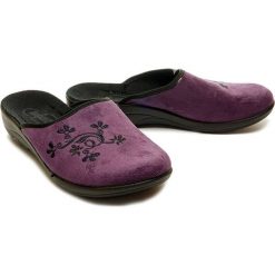 BEFADO 552D 006 JULA fioletowy, kapcie damskie. Fioletowe koturny damskie Befado, bez obcasa, na koturnie, bez zapięcia. Za 49,99 zł.