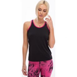 Czarny sportowy top z amarantowym obszyciem T0012. Różowe topy damskie Fasardi, s, bez wzorów, bez rękawów. Za 39,00 zł.