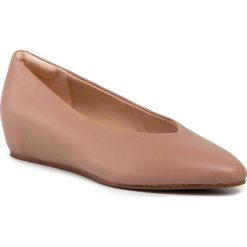 Półbuty CLARKS - Sense Lula 261462174 Praline Leather. Brązowe półbuty damskie Clarks, bez wzorów, ze skóry, bez obcasa, na koturnie, bez zapięcia. Za 469,00 zł.