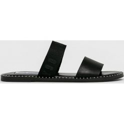 Steve Madden - Klapki Audrie. Czerwone klapki damskie Steve Madden, bez wzorów, ze skóry, bez obcasa, na obcasie. W wyprzedaży za 269,90 zł.