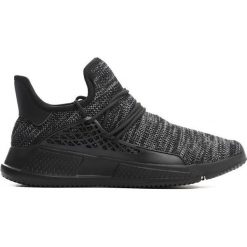 Czarno-Szare Buty Sportowe Athleticism. Szare buty sportowe męskie marki Born2be, bez zapięcia. Za 99,99 zł.