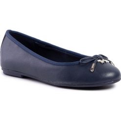 Baleriny TOMMY HILFIGER - Elevated Th Hardware Ballerina FW0FW04594 Sport Navy Db9. Niebieskie baleriny damskie TOMMY HILFIGER, bez wzorów, ze skóry, sportowe, bez obcasa, na płaskiej podeszwie. Za 449,00 zł.