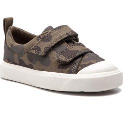 Trampki CLARKS - City FlareLo T 261423156 Olive Camo. Zielone trampki chłopięce Clarks, bez wzorów, z tworzywa sztucznego, na rzepy. W wyprzedaży za 139,00 zł.