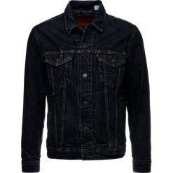 Levi's® THE TRUCKER Kurtka jeansowa darkblue denim. Niebieskie kurtki męskie jeansowe marki Reserved, l. Za 399,00 zł.