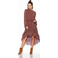 Zwiewna Sukienka Asymetryczna Z Falbankami we Wzory Druk 7. Pomarańczowe sukienki damskie Molly.pl, na co dzień, m, bez wzorów, boho, ze stójką, z krótkim rękawem, długie, mini, asymetryczne. Za 258,90 zł.