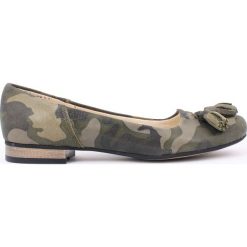 Głębokie balerinki na niskim obcasie - skóra naturalna - model 009 - kolor moro. Szare baleriny damskie Zapato, moro, ze skóry, eleganckie, na niskim obcasie, na obcasie. W wyprzedaży za 173,40 zł.