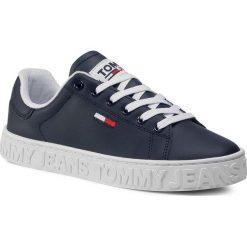 Sneakersy TOMMY JEANS - Cool Tommy Jeans Cupsole Sneaker EN0EN01118 C87. Niebieskie półbuty damskie Tommy Jeans, na co dzień, bez wzorów, z jeansu, bez obcasa, na płaskiej podeszwie, bez zapięcia. Za 449,00 zł.