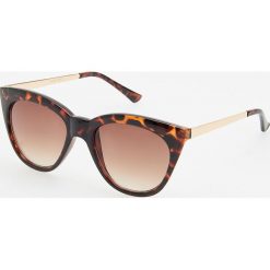 Okulary przeciwsłoneczne - Brązowy. Pomarańczowe okulary przeciwsłoneczne damskie wayfarery marki Reserved. Za 39,99 zł.