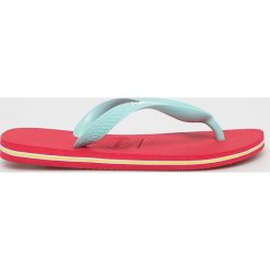 Havaianas - Japonki. Różowe klapki damskie Havaianas, bez wzorów, z gumy, bez obcasa, na obcasie. W wyprzedaży za 59,90 zł.
