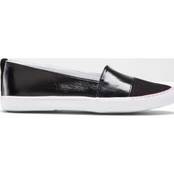 Buty wsuwane bonprix czarny. Czarne buty sportowe damskie bonprix, sportowe. Za 34,99 zł.