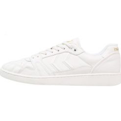 Hummel TEAM QUILT Tenisówki i Trampki white. Białe tenisówki męskie Hummel, z materiału. W wyprzedaży za 356,15 zł.