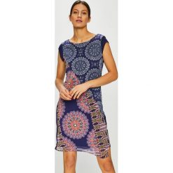 Desigual - Sukienka. Niebieskie sukienki damskie Desigual, na co dzień, bez wzorów, z poliesteru, casualowe, z okrągłym kołnierzem, bez rękawów, mini, proste. W wyprzedaży za 319,90 zł.