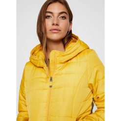 Kurtka "Simone" w kolorze żółtym. Żółte kurtki damskie Vero Moda, s, bez wzorów, bez kaptura. W wyprzedaży za 89,95 zł.
