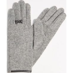 Eleganckie rękawiczki z wełną - Szary. Szare rękawiczki damskie Mohito, z wełny. Za 39,99 zł.