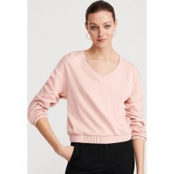 Gładka bluza - Różowy. Różowe bluzy damskie Reserved, xl, bez wzorów, bez rękawów, bez kaptura. W wyprzedaży za 44,99 zł.