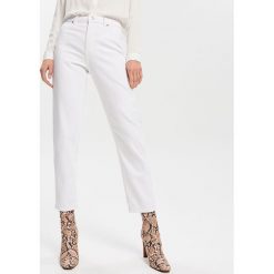 Jeansy mom fit - Biały. Białe jeansy damskie Reserved. Za 119,99 zł.