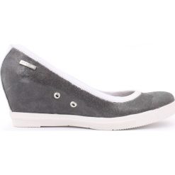 Baleriny na koturnie - skóra naturalna - model 024 - kolor szary. Szare baleriny damskie Zapato, z nadrukiem, z jeansu, eleganckie, na wysokim obcasie, na platformie. W wyprzedaży za 173,40 zł.