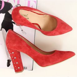 Buty ślubne damskie: Czółenka damskie skórzane z nitami czerwone Juma