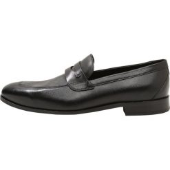 KARL LAGERFELD GIOVE SADDLE Eleganckie buty black. Czarne buty wizytowe męskie KARL LAGERFELD, z materiału. Za 839,00 zł.
