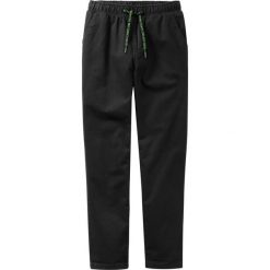 Spodnie chłopięce chino bonprix czarny. Czarne spodnie chłopięce bonprix, bez wzorów. Za 54,99 zł.