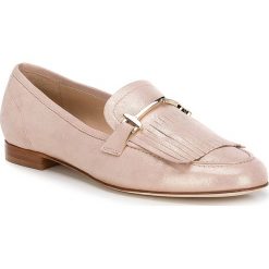 Buty damskie. Różowe mokasyny damskie Wittchen, ze skóry, eleganckie. W wyprzedaży za 489,90 zł.