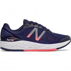 New Balance WVNGOYB2. Pomarańczowe buty sportowe damskie marki New Balance, bez wzorów, bez zapięcia. W wyprzedaży za 329,99 zł.