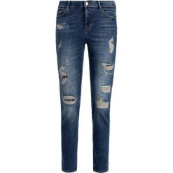 Jeansy Slim Fit Guess 1981 W93A46 D1H4Y. Niebieskie jeansy damskie Guess. W wyprzedaży za 329,00 zł.