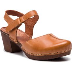 Sandały MANITU - 910857 Braun 2. Pomarańczowe klapki damskie marki Manitu, bez wzorów, ze skóry, bez obcasa, na obcasie. Za 199,00 zł.