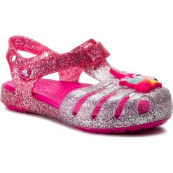 Sandały CROCS - Isabella Charm Sandal K 205535 Pink Ombre. Szare sandały dziewczęce Crocs, z tworzywa sztucznego, bez zapięcia. W wyprzedaży za 129,00 zł.