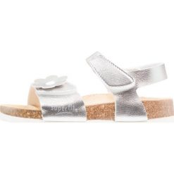 Superfit FUSSBETTPANTOFFEL Sandały silber. Szare sandały chłopięce marki Superfit, z materiału. Za 159,00 zł.