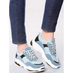 Niebieskie Sneakersy Outracing. Niebieskie sneakersy damskie marki Born2be, ze skóry. Za 74,99 zł.