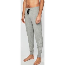 Polo Ralph Lauren - Spodnie piżamowe. Szare piżamy męskie Polo Ralph Lauren, xl, z nadrukiem, z bawełny. W wyprzedaży za 159,90 zł.