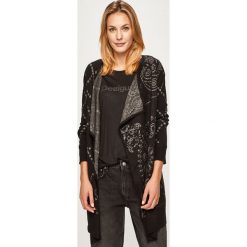 Desigual - Kardigan. Czarne swetry damskie Desigual, s, bez wzorów, z poliesteru, bez rękawów, bez kaptura. W wyprzedaży za 319,90 zł.